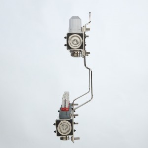 Коллекторный блок из НЕРЖ. стали с регул. клап. и расх., 1"х3 вых. Евроконус 3/4" (без сервис. гр.)