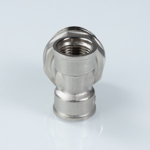 Тройник коллекторный с вращающимся штуцером 3/4"х1/2"х1/2" нар.-вн.-вн. Тройник коллекторный с вращающимся штуцером 3/4"х1/2"х1/2" нар.-вн.-вн.